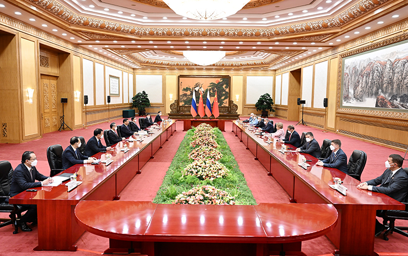 7月10日下午，国家主席习近平在北京人民大会堂会见俄罗斯联邦委员会主席马特维延科。