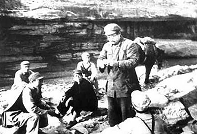 1947年，任弼时在转战陕北途中。